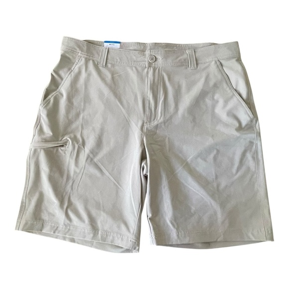 Columbia Other - Columbia Men's Beige Cargo Shorts Size 38